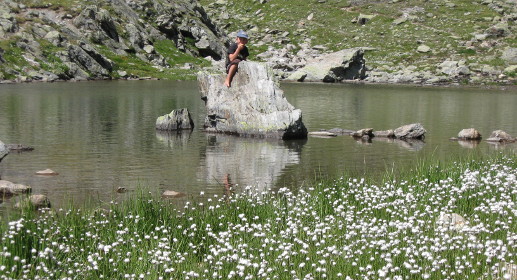 snack at the mountain lake