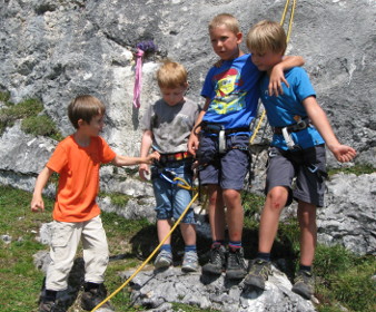 Young rope team with wounded knees